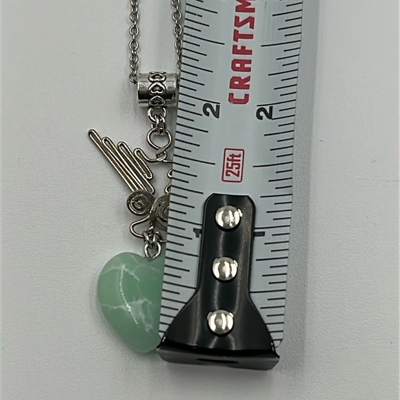 2026- Bird Holding A Natural Stone Heart Handmade Necklace NWT - Picture 6 of 7